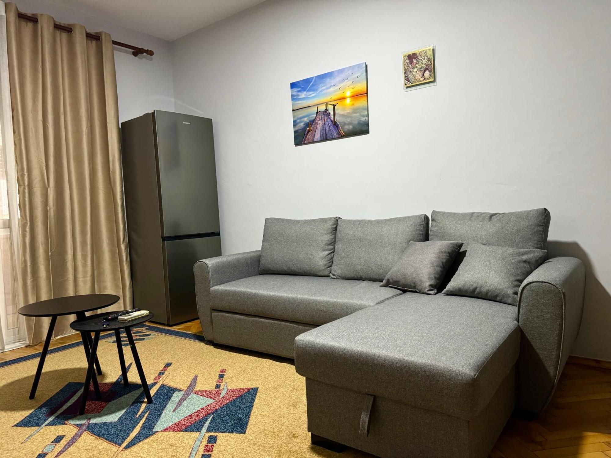Roses Apartamento Tirana